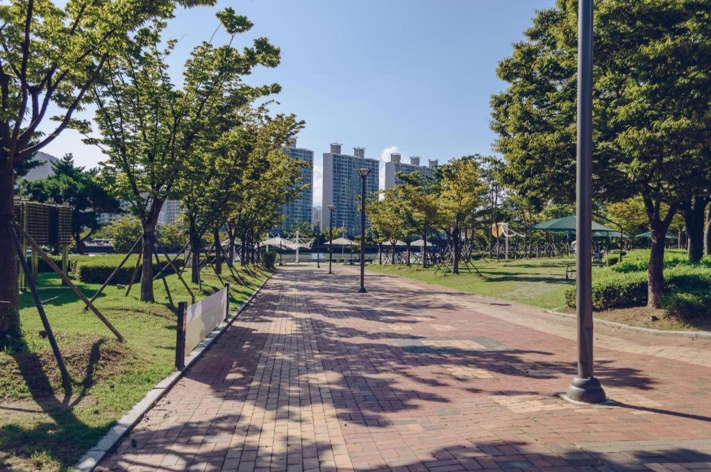 Ramada Encore By Wyndham Busan Haeundae Exterior foto